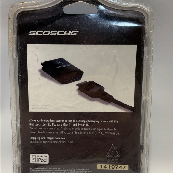 Scosche Blue Charging Adapter for iPod & iPhone - Picture 4 of 4